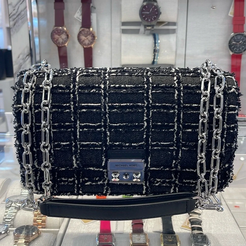 MICHAEL KORS
Tribeca Large Frayed Denim Shoulder Crossbody Bag
NWT - Picture 4 of 16